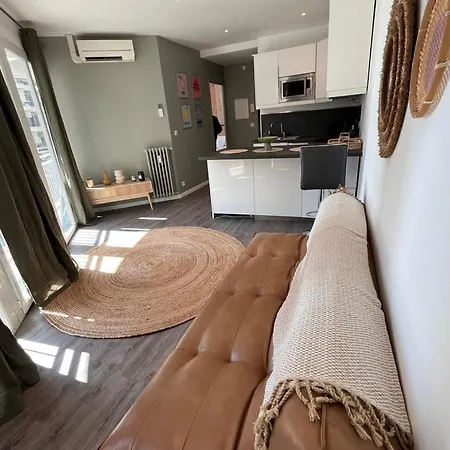 Avec Vue Apartment